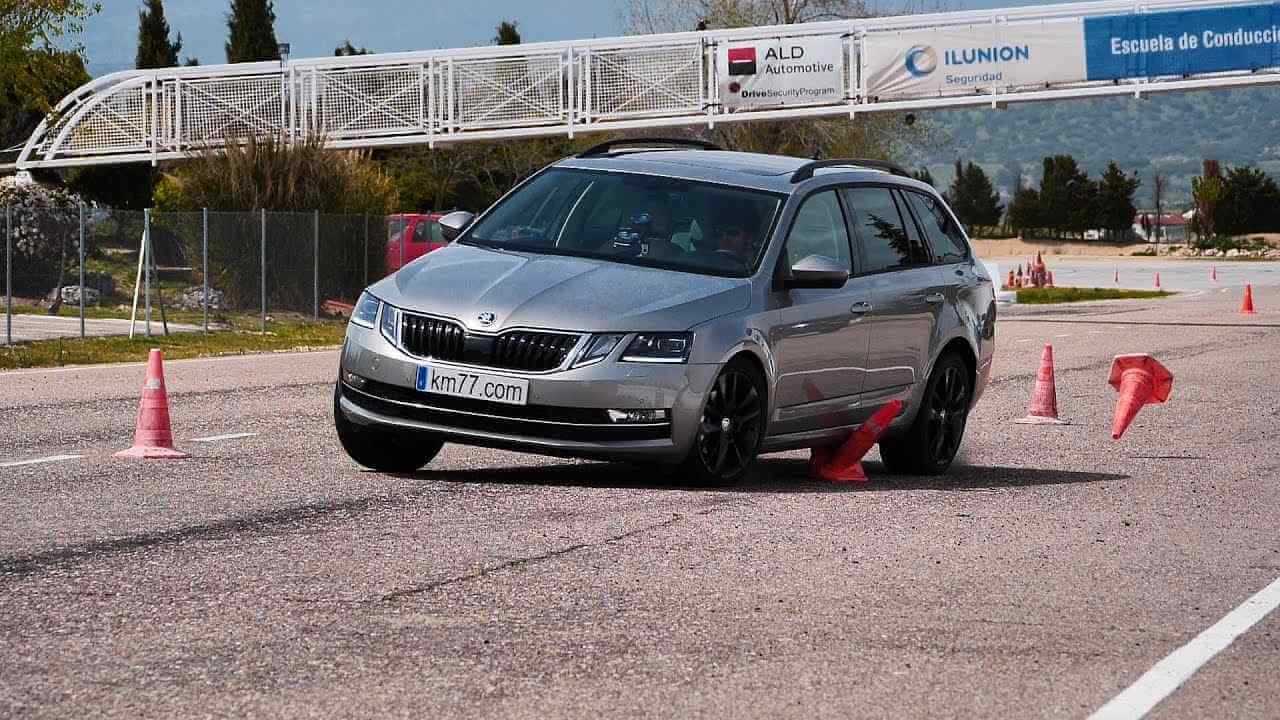 Skoda Octavia Combi Yol Tutuş Testi