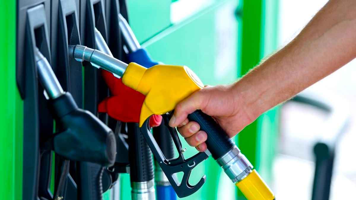 Benzine İndirim Geldi: Benzin Fiyatları ne Kadar Oldu?