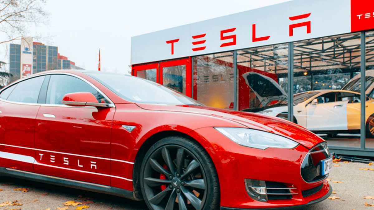 Tesla Son Çeyrekte Rekor Gelir ve Kar Elde Etti